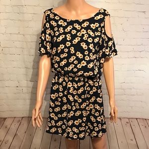 C & W NWT navy blue dress w/yellow flower dress size small